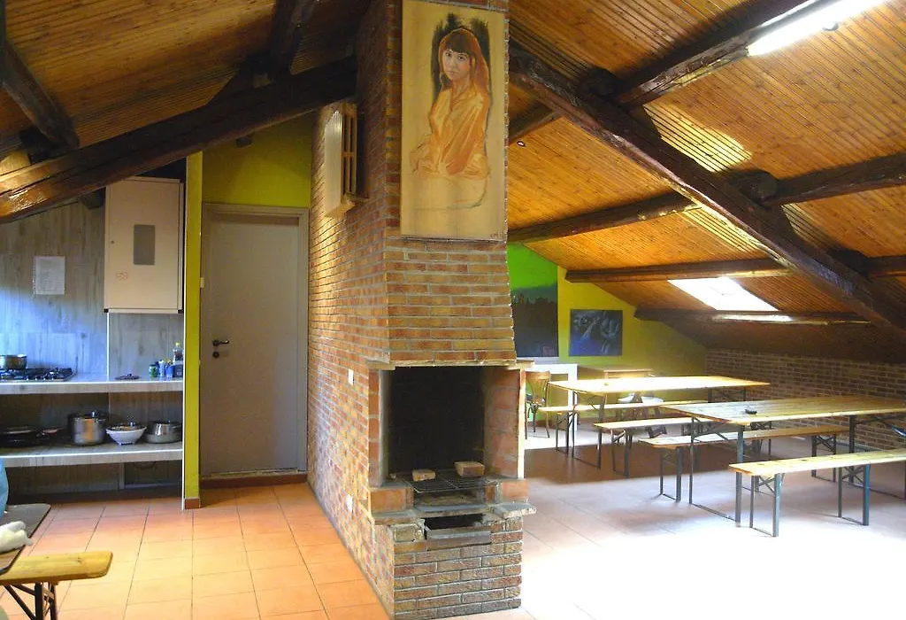 Hostel California-1