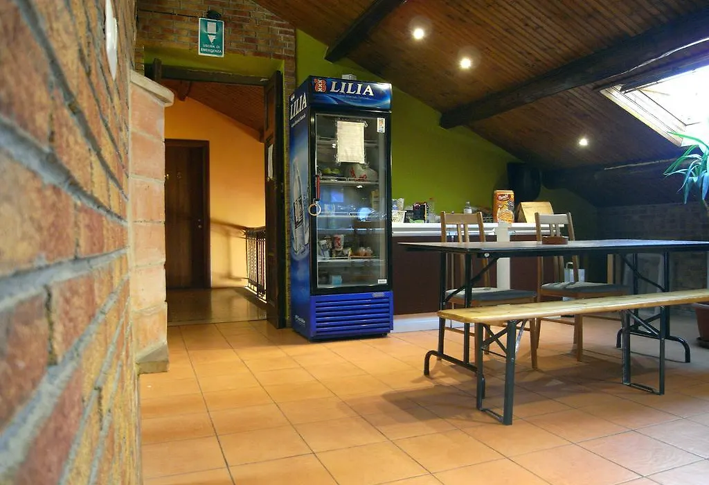 Hostel California-1